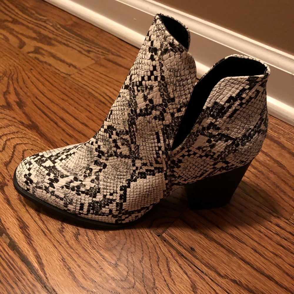 Brand new women’s booties